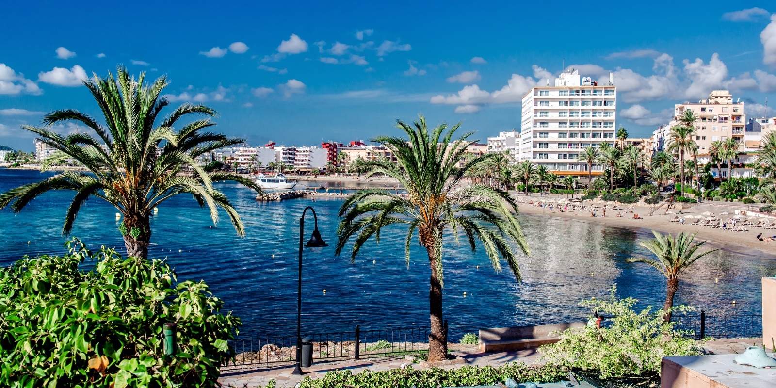 Los 10 Mejores Pueblos para Visitar Cerca de Ibiza este Verano