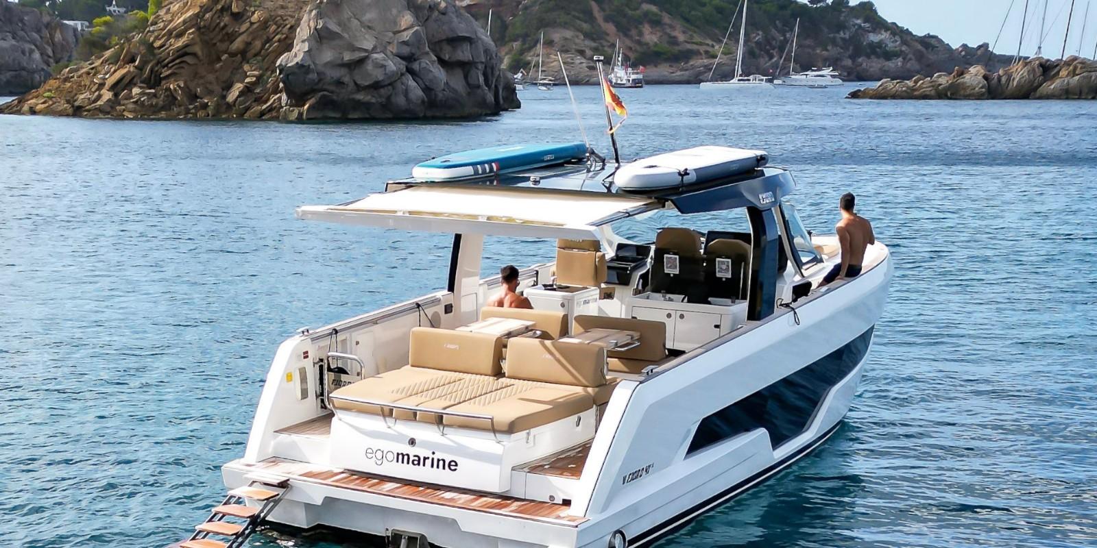 Guía completa para alquilar un barco en Ibiza